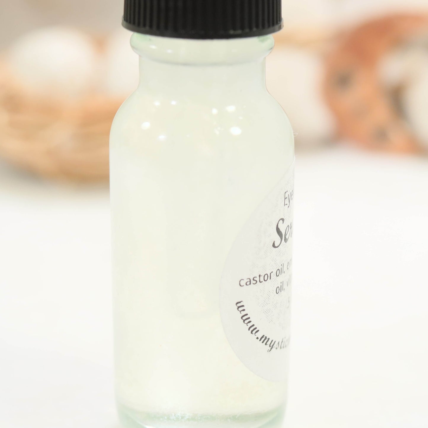 close up eyelash serum