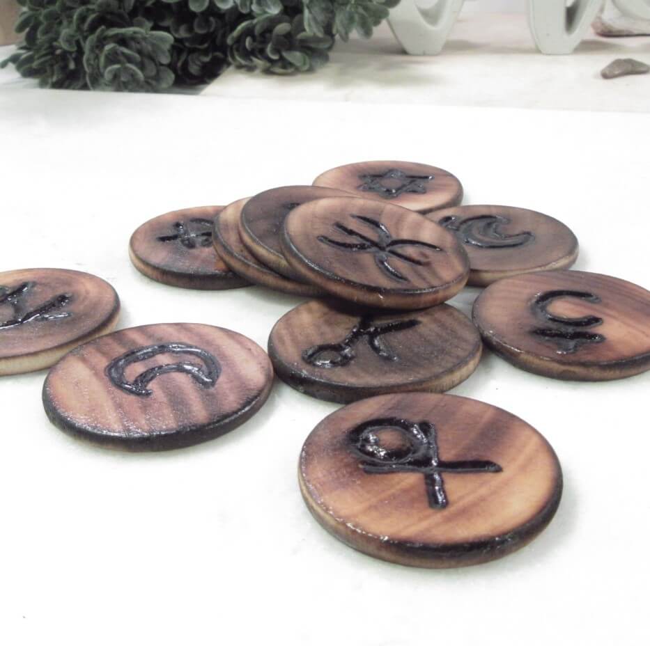 Astroids Rune Set - Choose Rounds or Dice