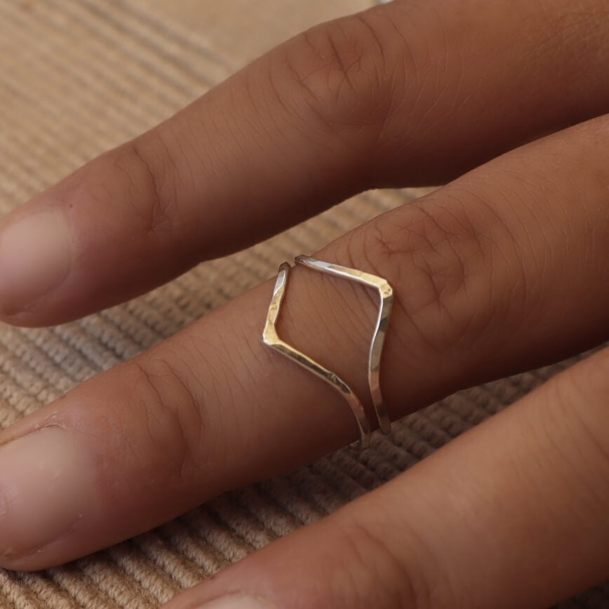 v hammered ring model