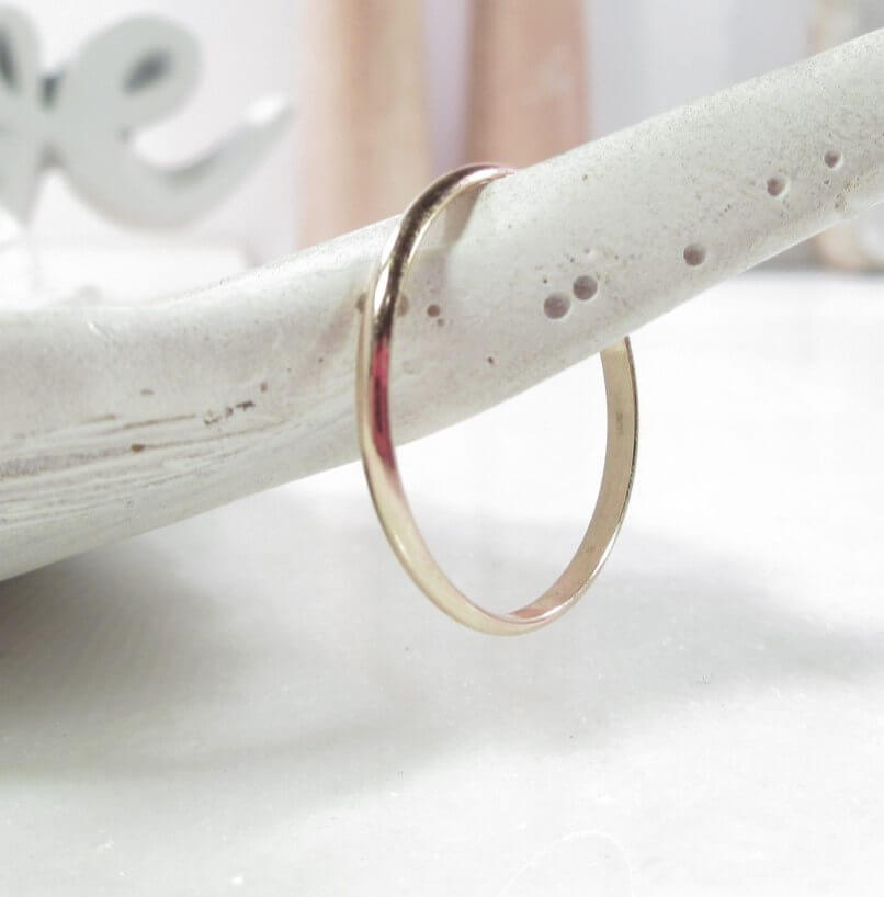 side view thin band ring