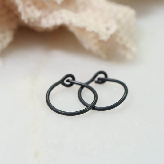 Tiny Hoop Earring Plain - Niobium Choose Your Diameter, Gauge